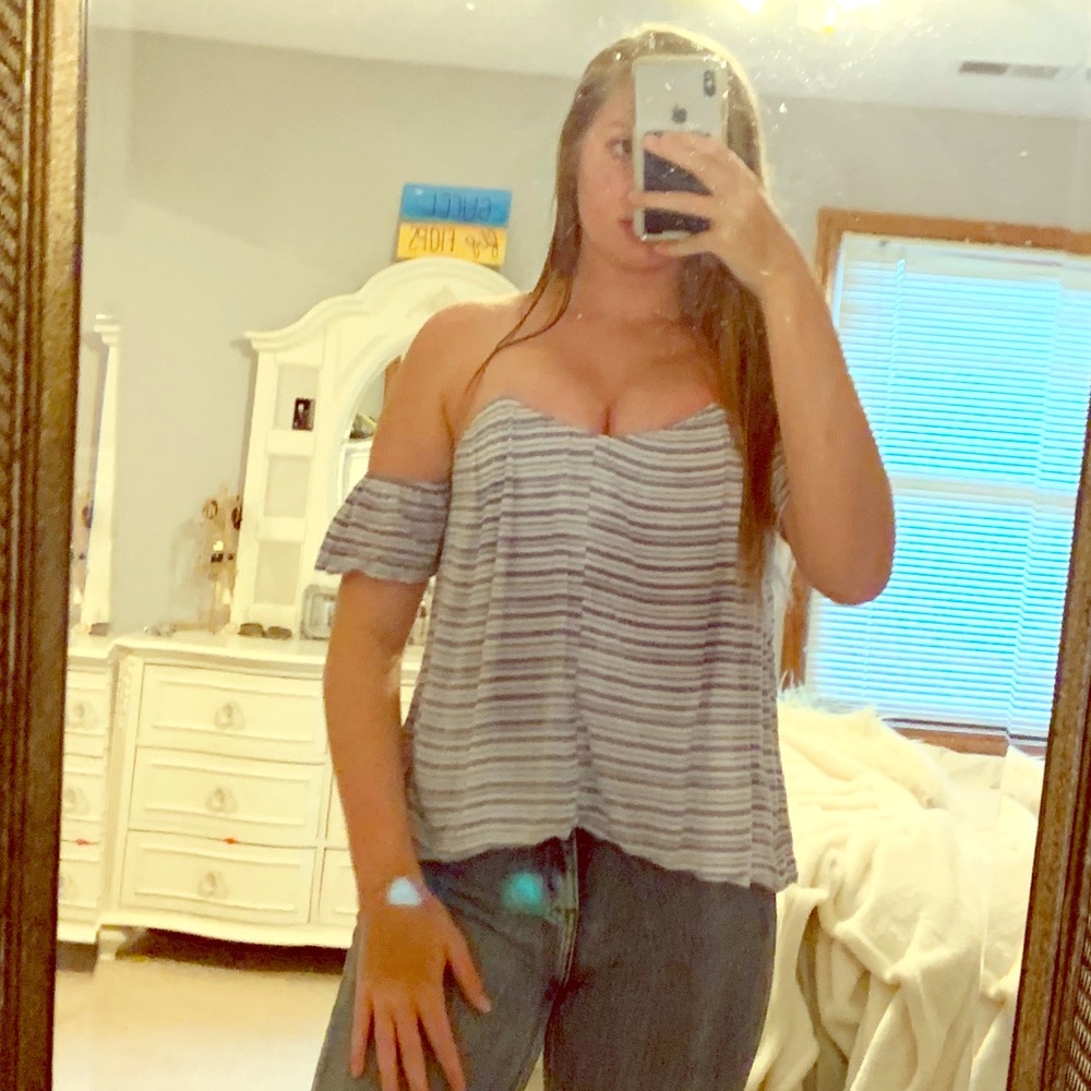 Blue and white stripe flowy top